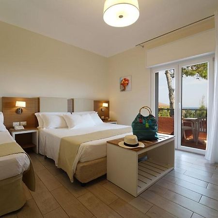 Hotel Villaggio Casarossa Crotone Buitenkant foto