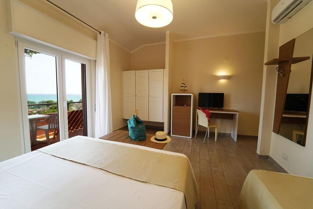 Hotel Villaggio Casarossa Crotone Buitenkant foto