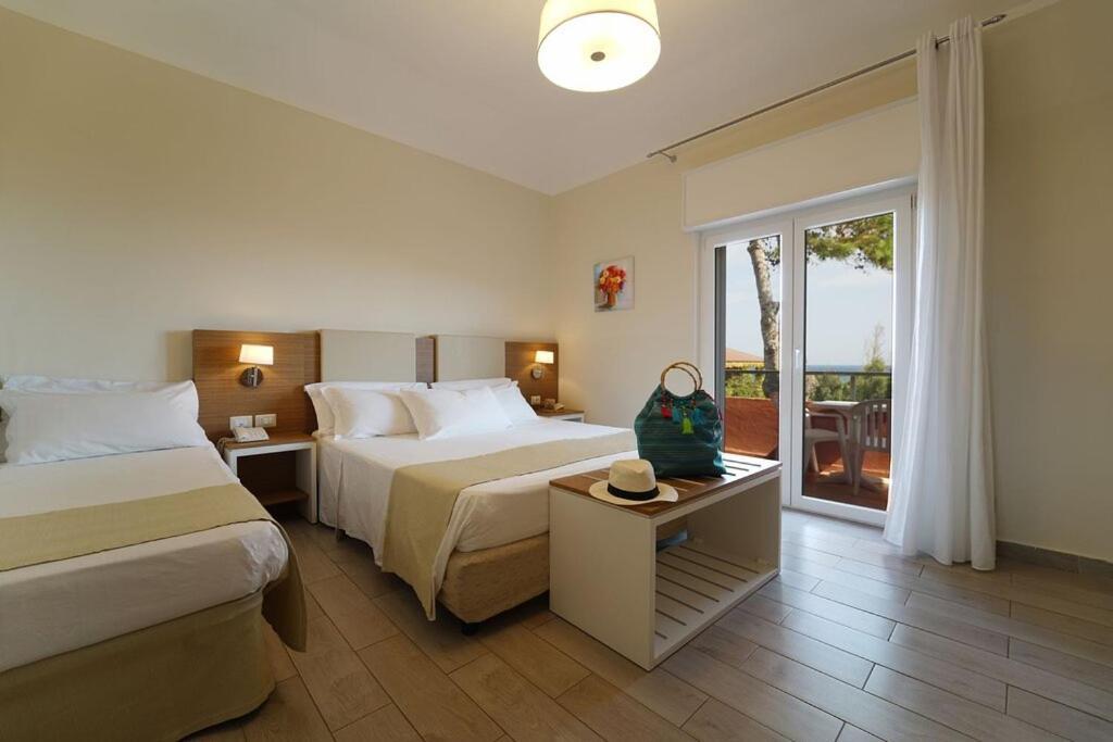 Hotel Villaggio Casarossa Crotone Buitenkant foto